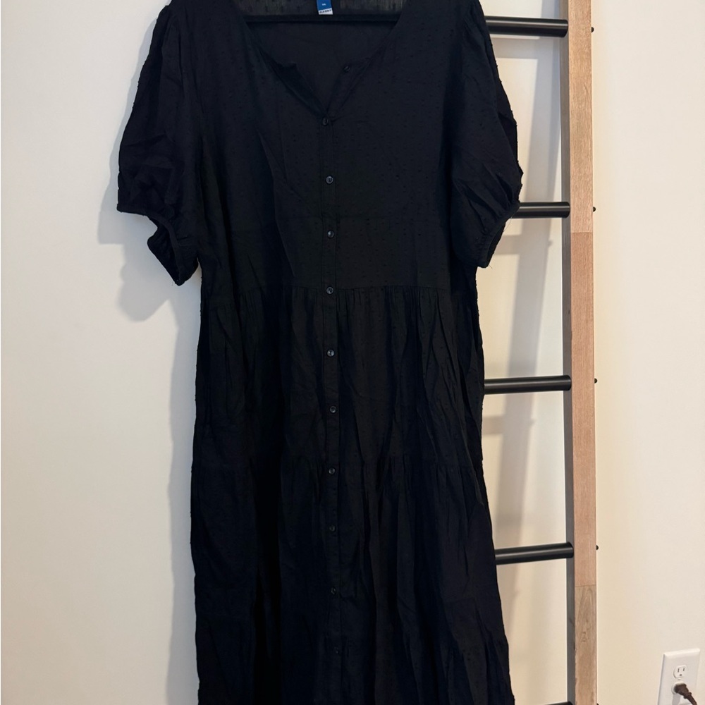 Old Navy Chic Black Maxi Dress with Flowing Silhouette